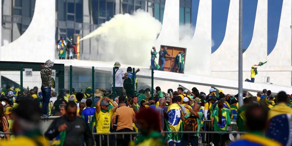 8/1: Moraes manda prender condenado que tirou tornozeleira eletrônica