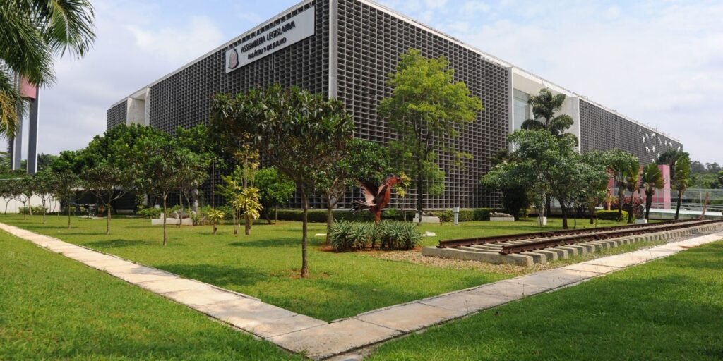 Alesp exonera assessor citado em investigação em São Bernardo do