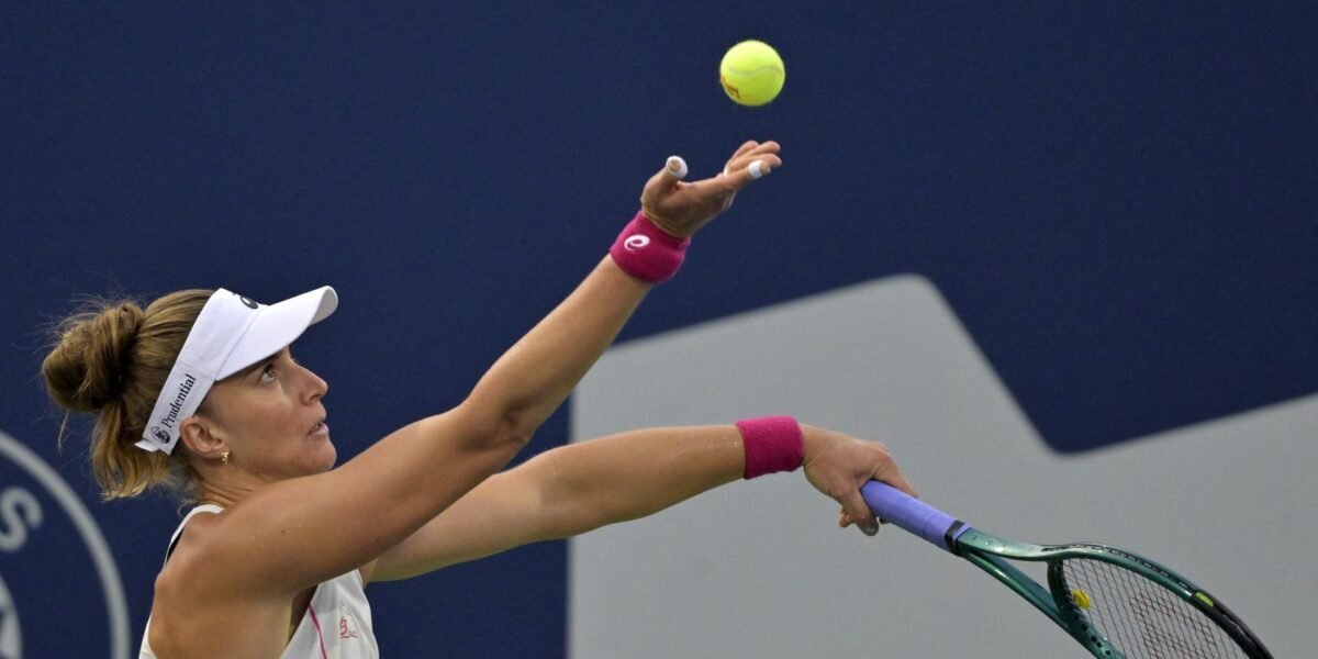 Bia Haddad sofre, mas vence britânica Kartal em estreia no