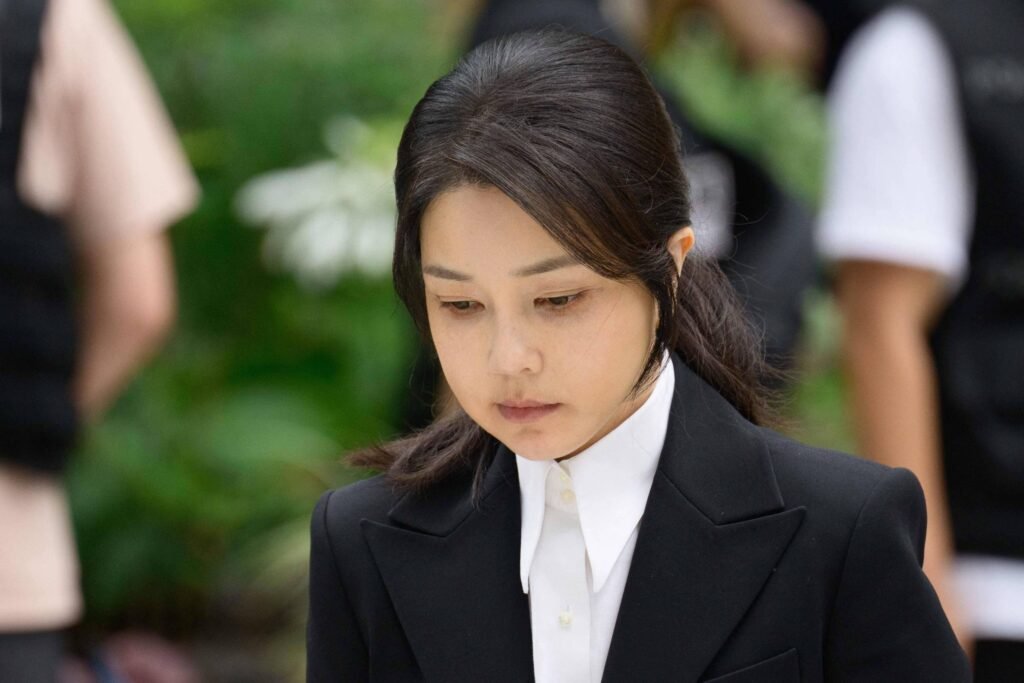 Ex-primeira-dama da Coreia do Sul é presa por corrupção -