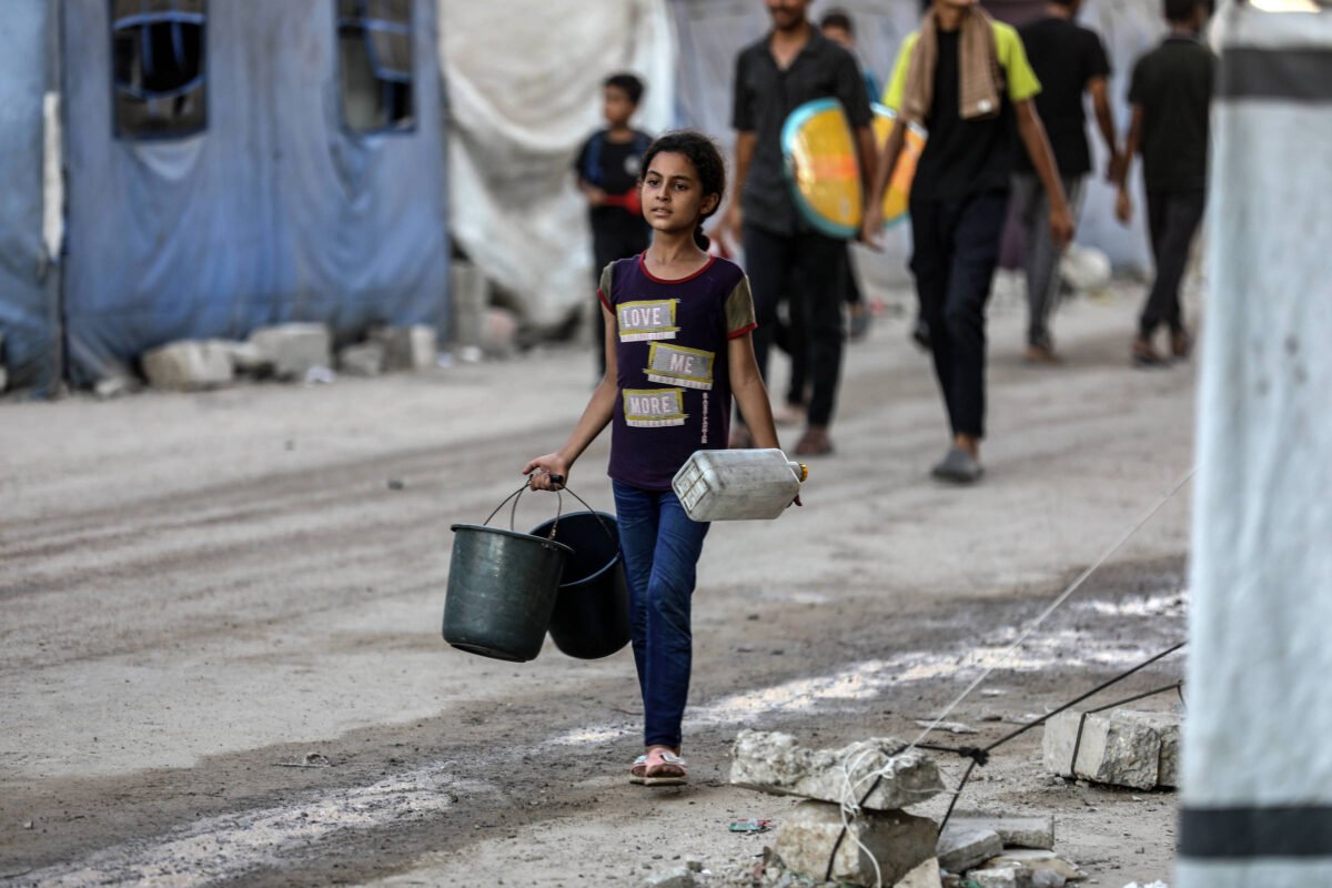 Israel avança sobre Gaza antes de reunião com Trump -