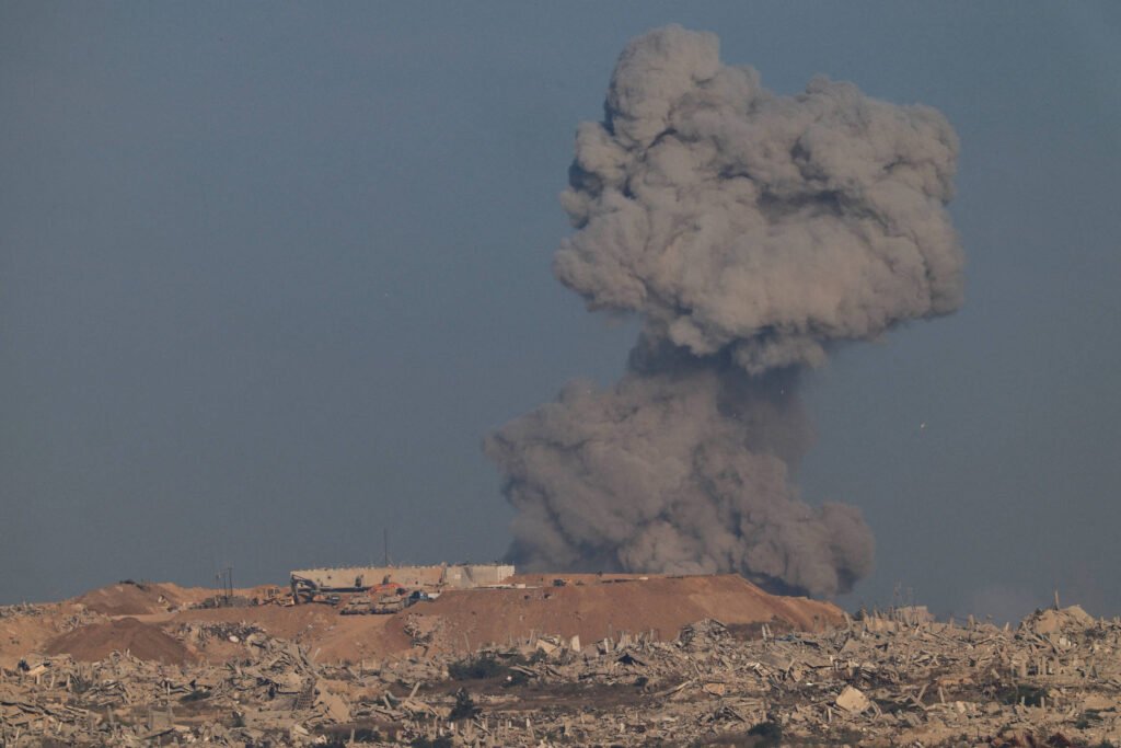 Israel bombardeia Gaza e mira porta-voz do Hamas - 31/08/2025