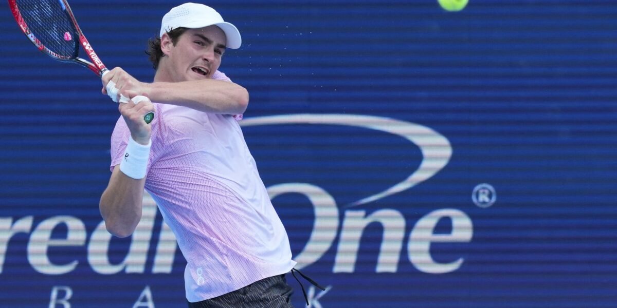 João Fonseca vence estreia contra sérvio e vai à 2ª