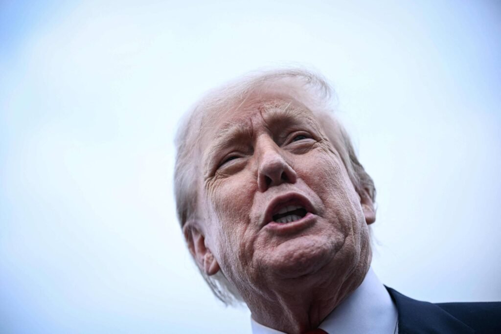 Justiça anula multa de US$ 464 milhões contra Trump -