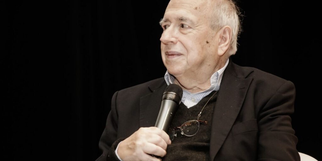 Luis Fernando Verissimo é internado em UTI de hospital de