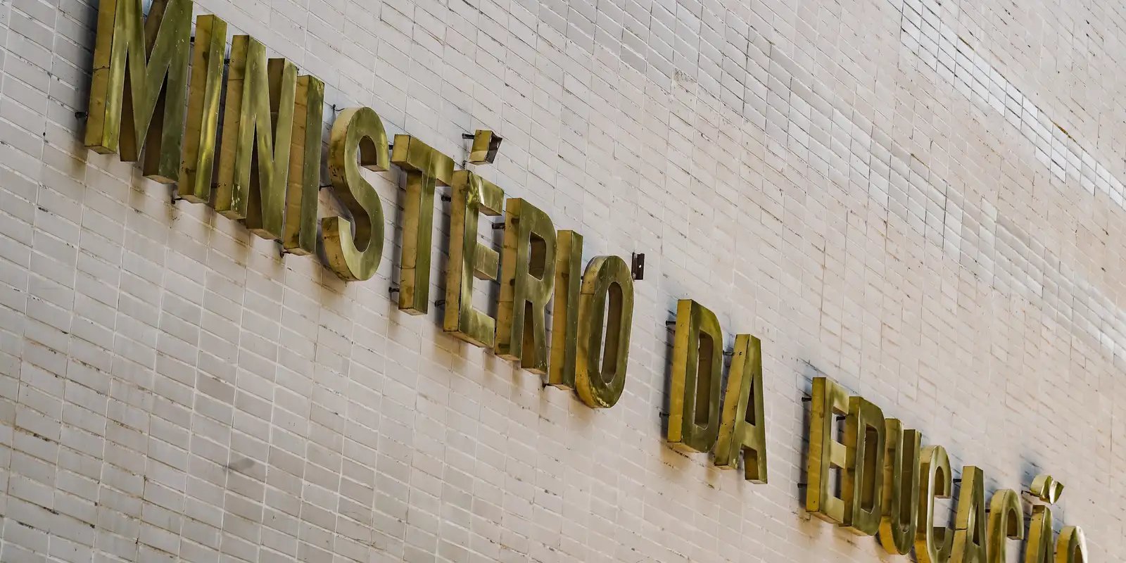 MEC lança curso de 180 horas para professores do ensino