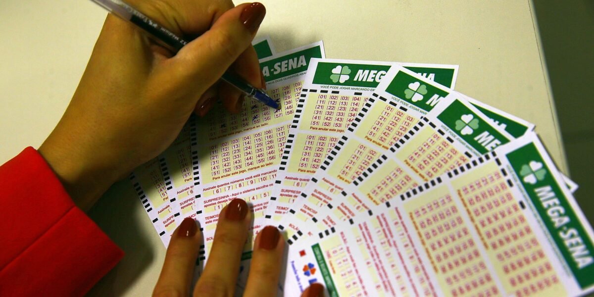Mega-Sena não tem ganhadores e prêmio acumulado vai para R$
