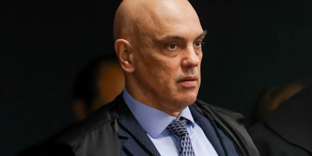 Moraes dá 48h para Bolsonaro explicar documento com pedido de