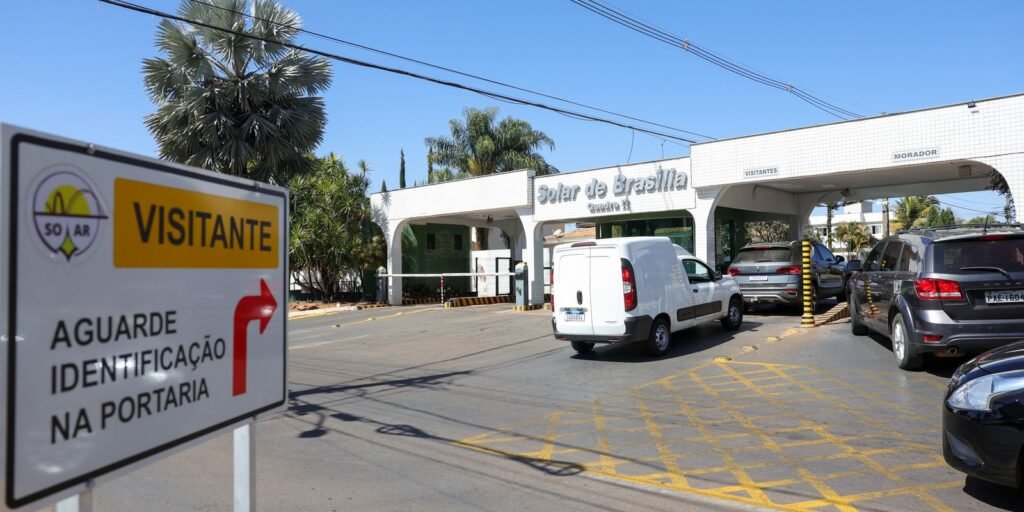 Moraes manda vistoriar carros e área externa da casa de