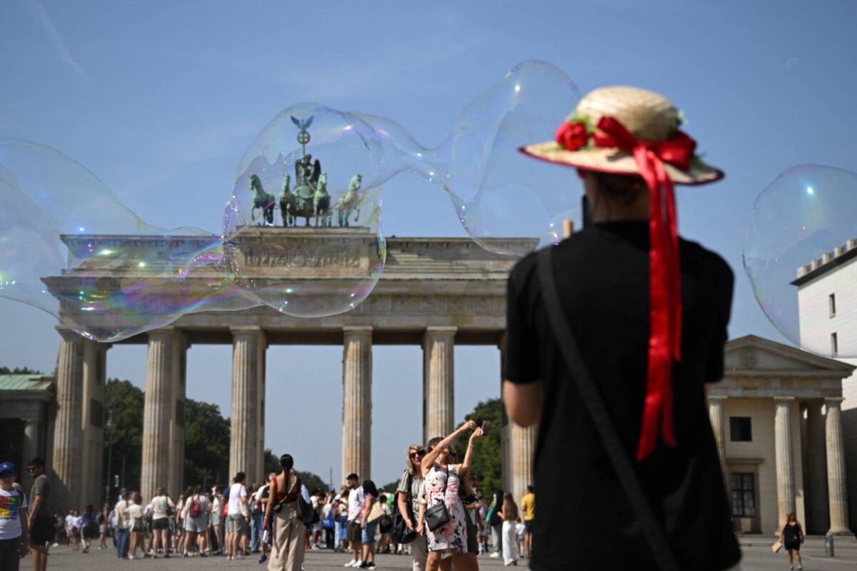 Na contramão do sul da Europa, Berlim corteja turistas -