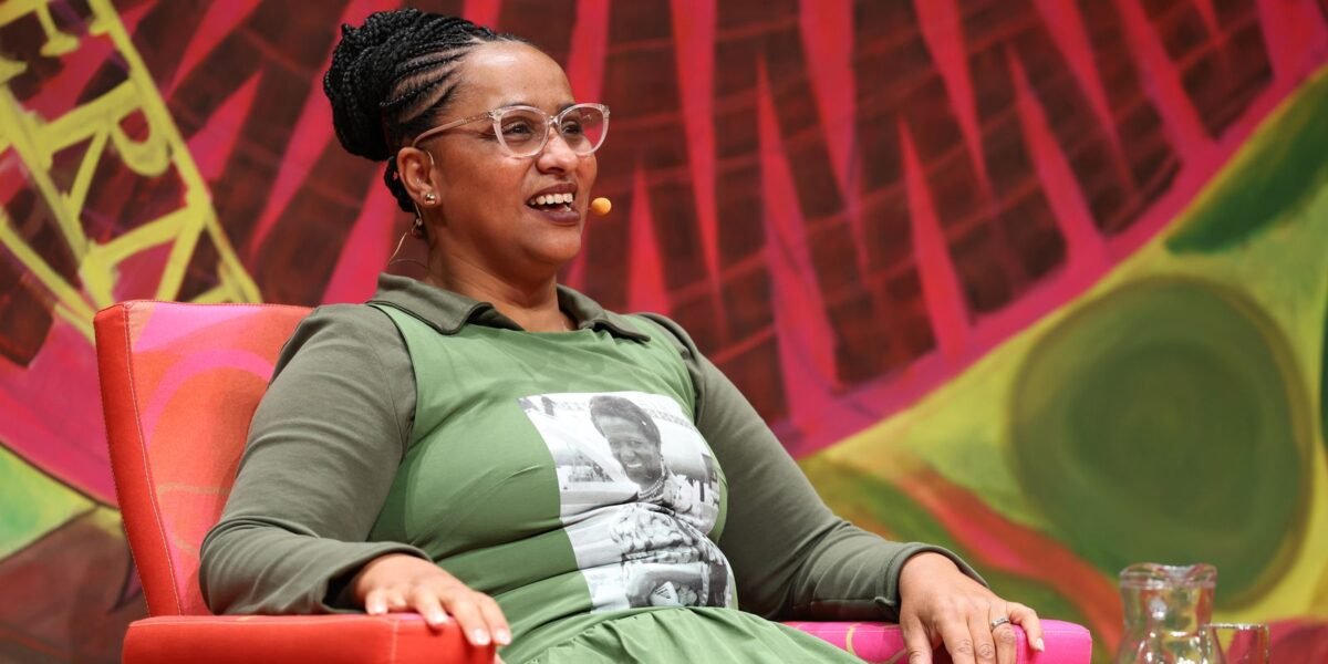 Conversa com o Autor estreia série de entrevistas gravadas na