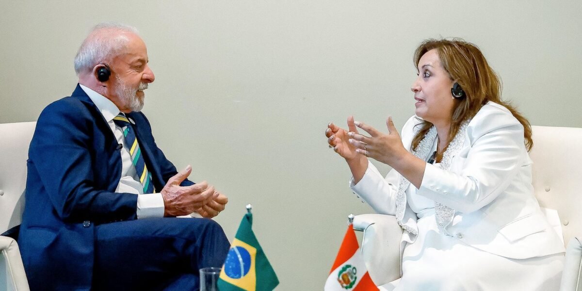 Em Nova York, Lula se reúne com Dina Boluarte, presidente