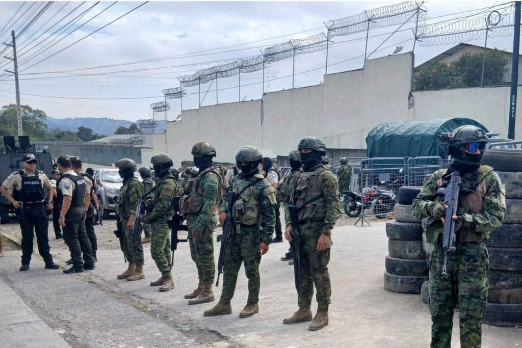 Equador: Presos são decapitados em conflito entre facções - 25/09/2025