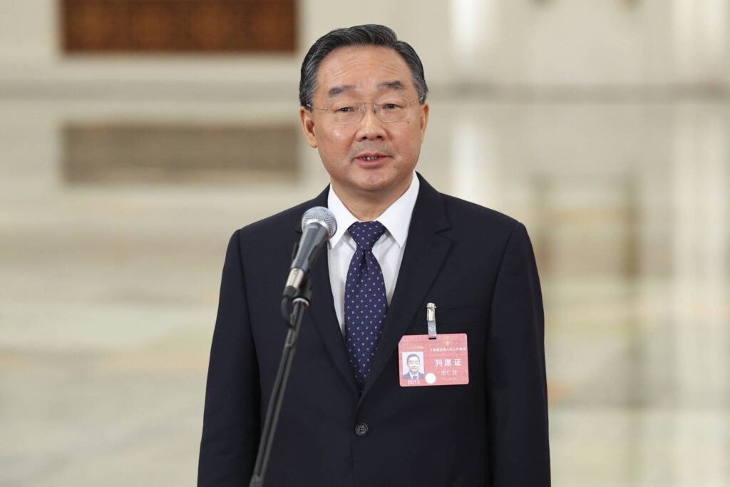 Ex-ministro da China é condenado à morte por corrupção -