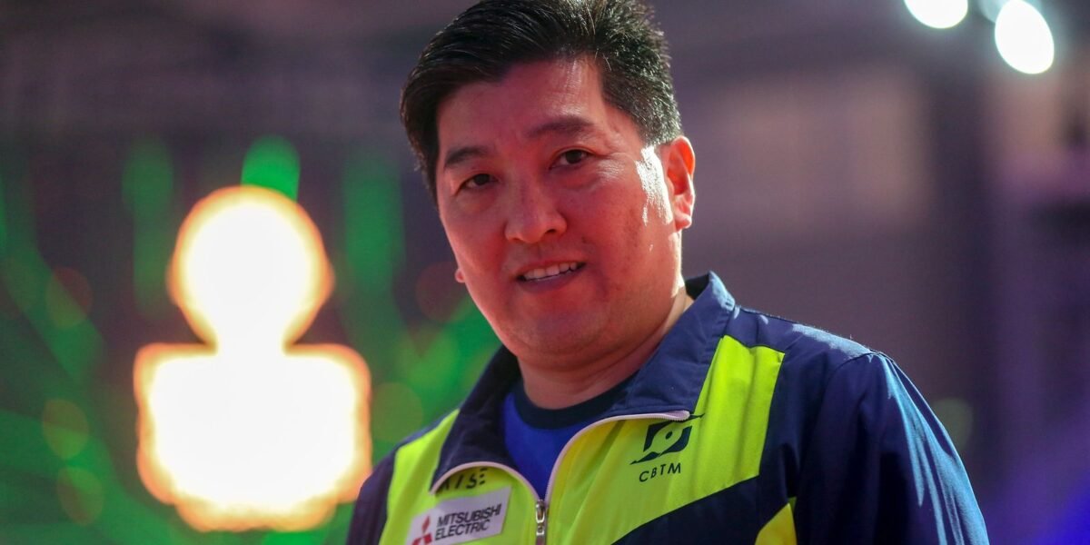 Ícone do tênis de mesa, Hugo Hoyama passa por cirurgia