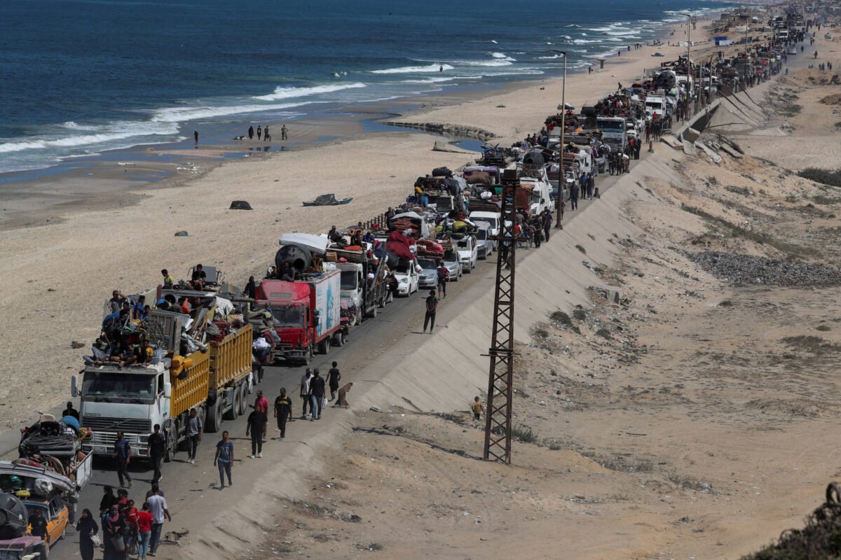 Israel abre rota para moradores fugirem da Cidade de Gaza