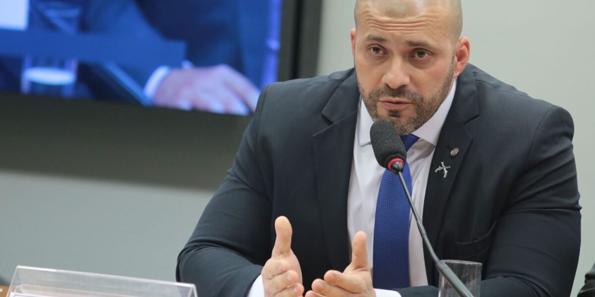 Moraes autoriza progressão de Daniel Silveira para regime aberto