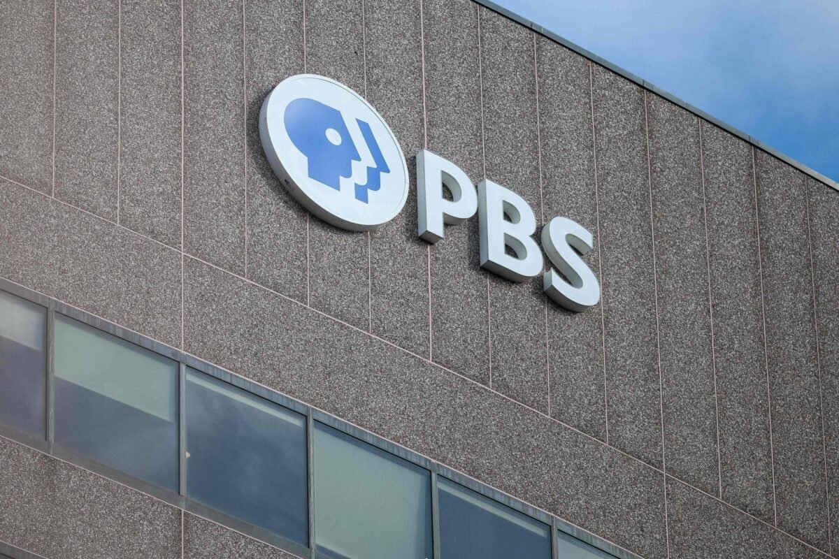 PBS demite 100 funcionários após corte de verba federal -