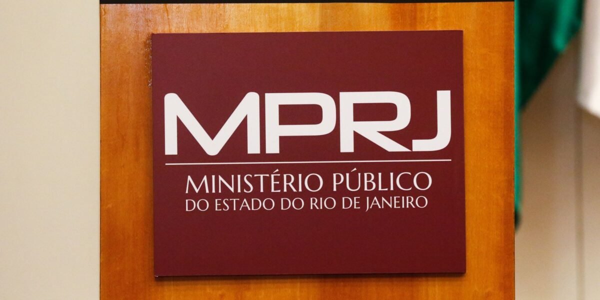 Policiais ligados à milícia são acusados da morte de vereador