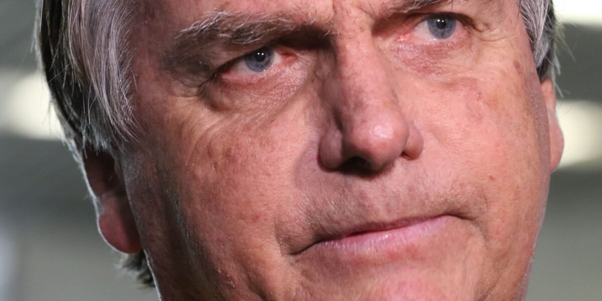 STF condena Bolsonaro a 27 anos e três meses de