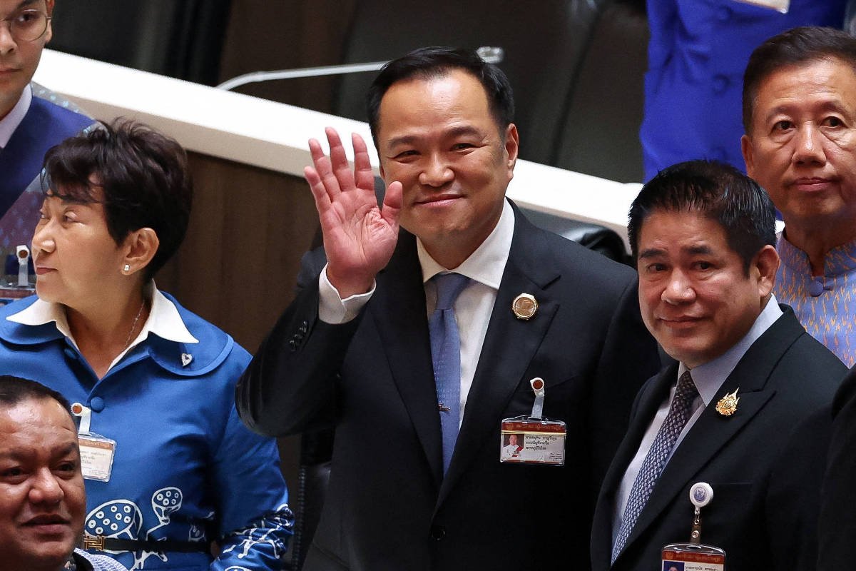 Tailândia elege novo premiê e põe fim a impasse político