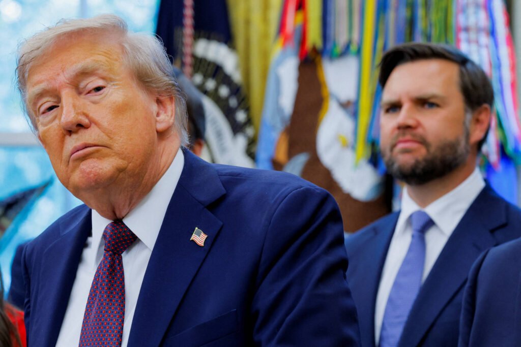 Trump diz que EUA destruíram barco que deixava a Venezuela