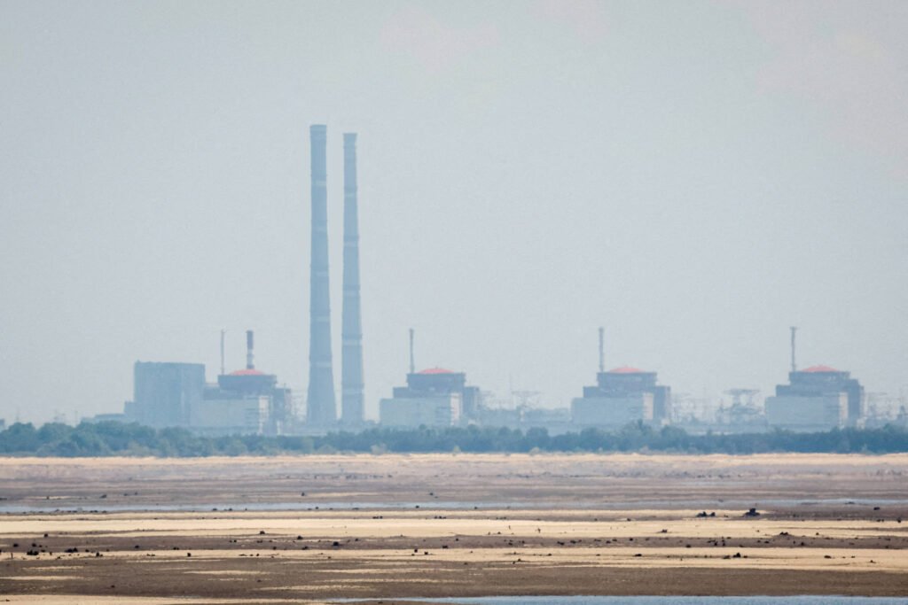 Ucrânia acusa Rússia de desconectar usina nuclear - 27/09/2025 -