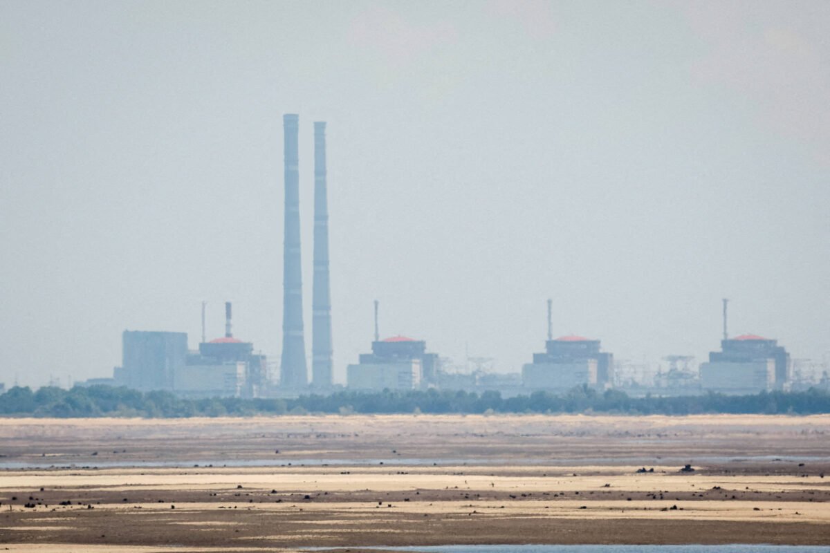 Ucrânia acusa Rússia de desconectar usina nuclear - 27/09/2025 -