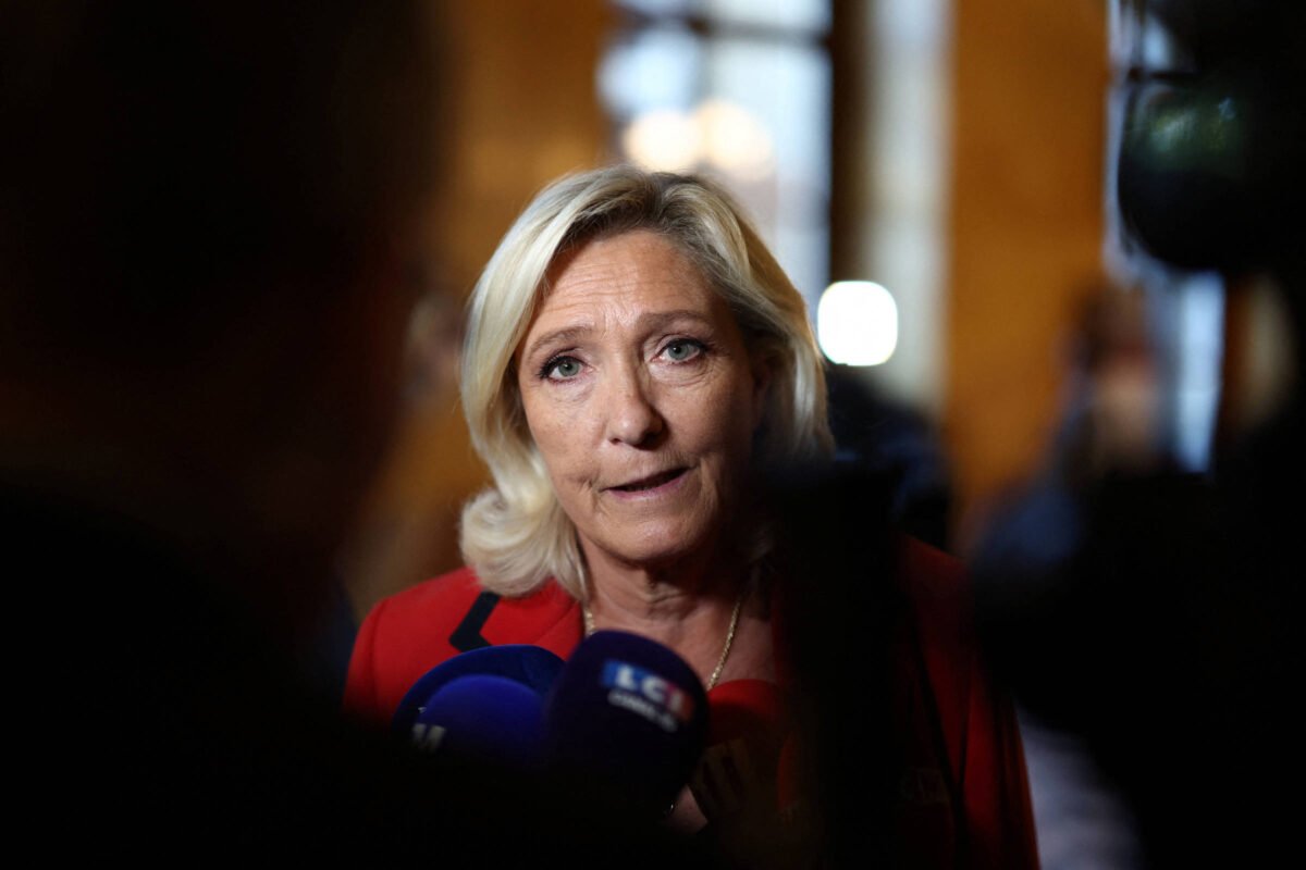 Ultradireita propõe anistia para salvar Le Pen na França -
