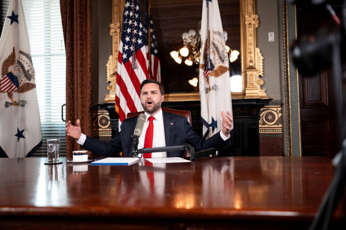 Vance substitui Kirk em podcast e promete retaliação - 15/09/2025