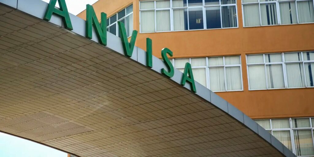 Anvisa suspende ampolas de glicose e importação de radiofármacos