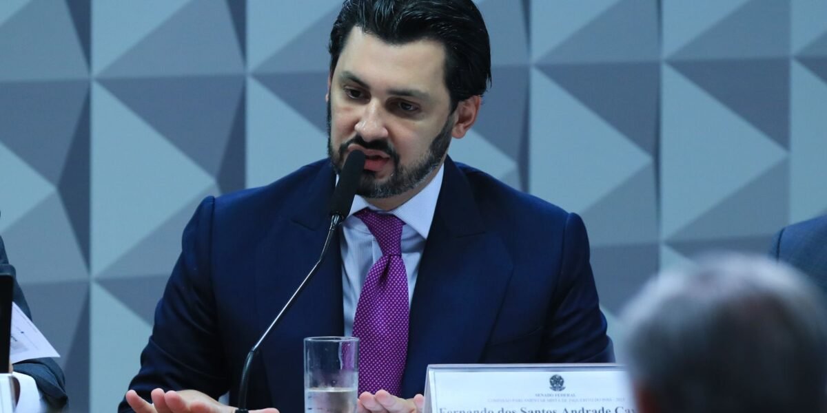 CPMI do INSS: empresário responde a relator, mas se cala