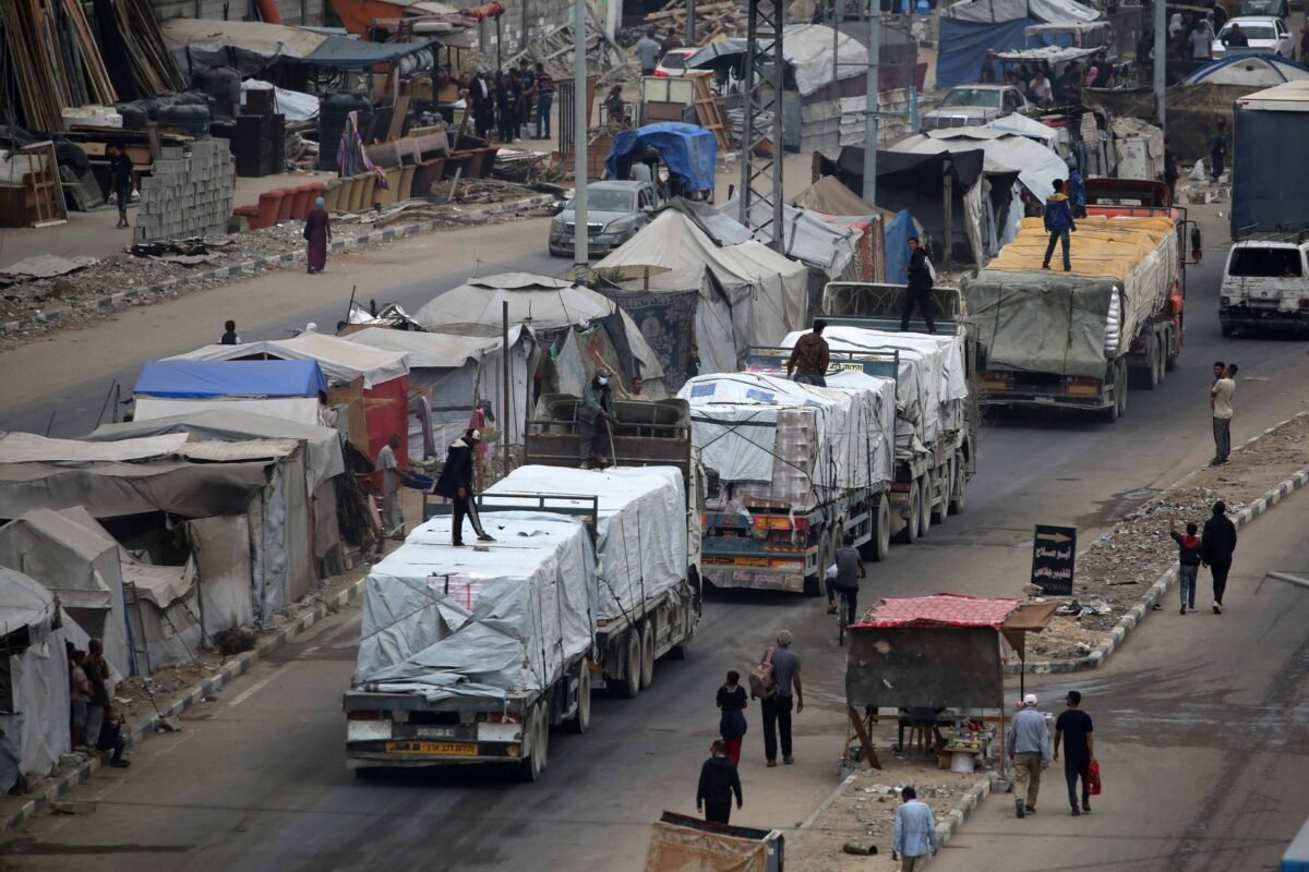 Caminhões de ajuda entram em Gaza em 3º dia de