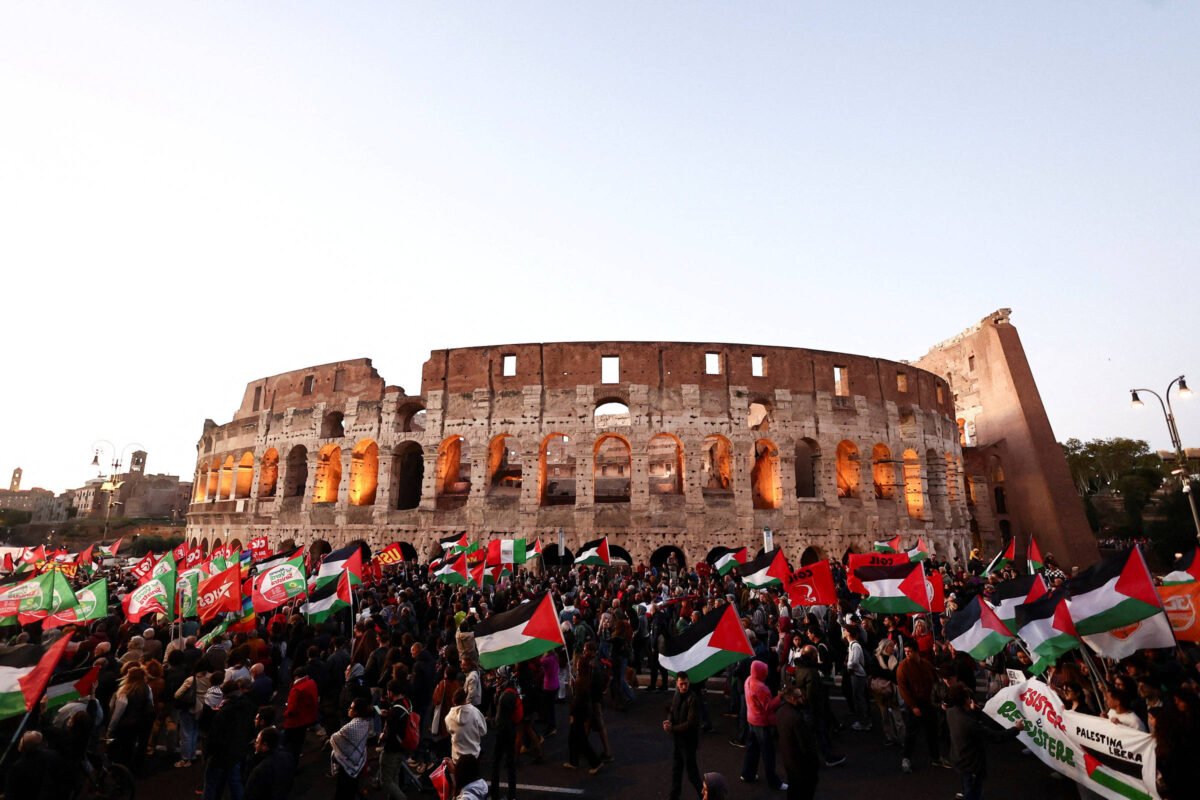 Centenas de milhares protestam na Itália pela Palestina - 03/10/2025