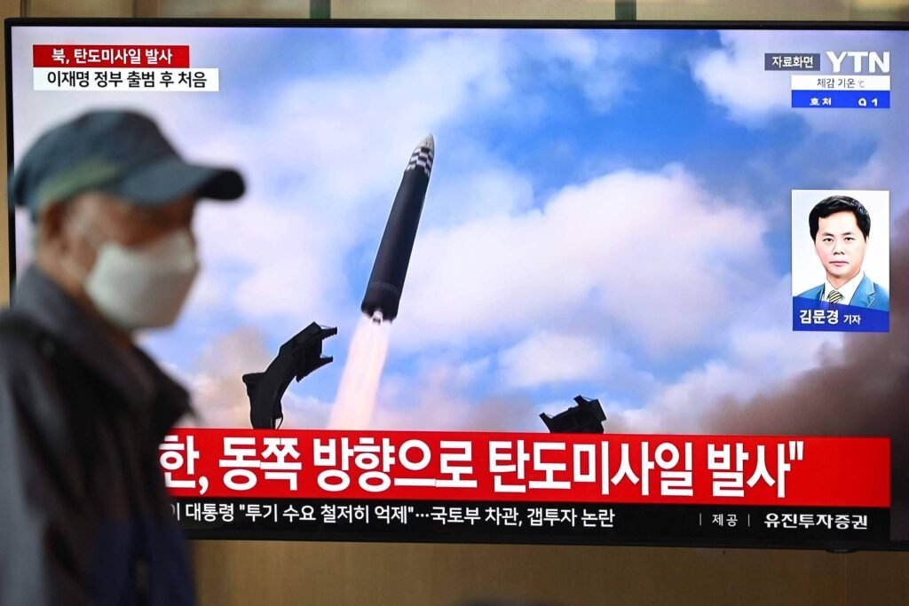 Coreia do Norte dispara mísseis balísticos, diz Seul - 22/10/2025