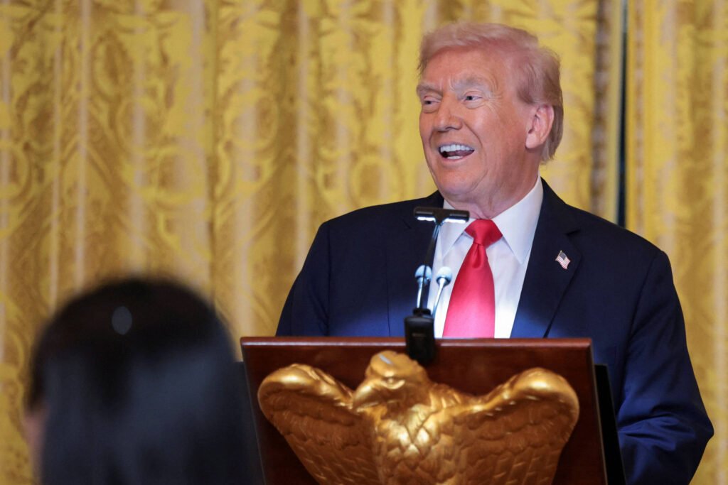 Empresas aceitam financiar salão de festas de Trump - 16/10/2025