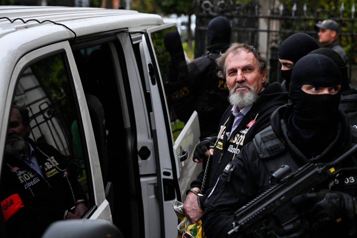 Eslováquia condena homem que atirou em premiê a 21 anos