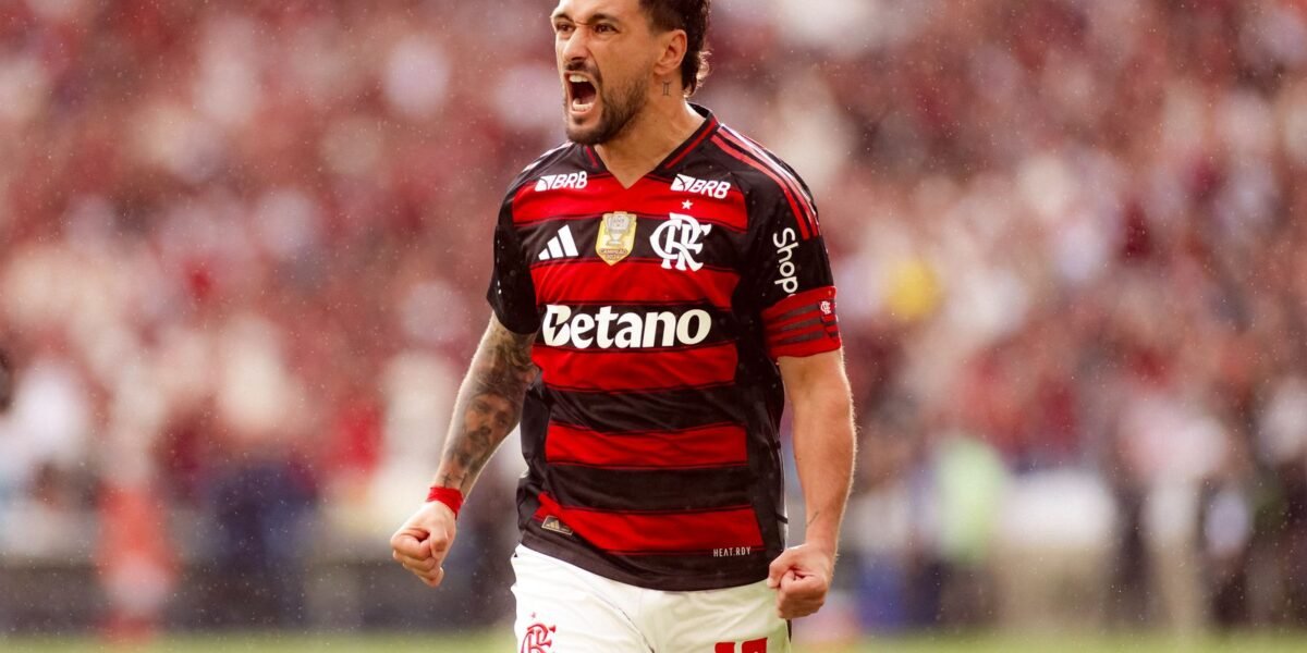 Flamengo vence no Maracanã e empata em número de pontos