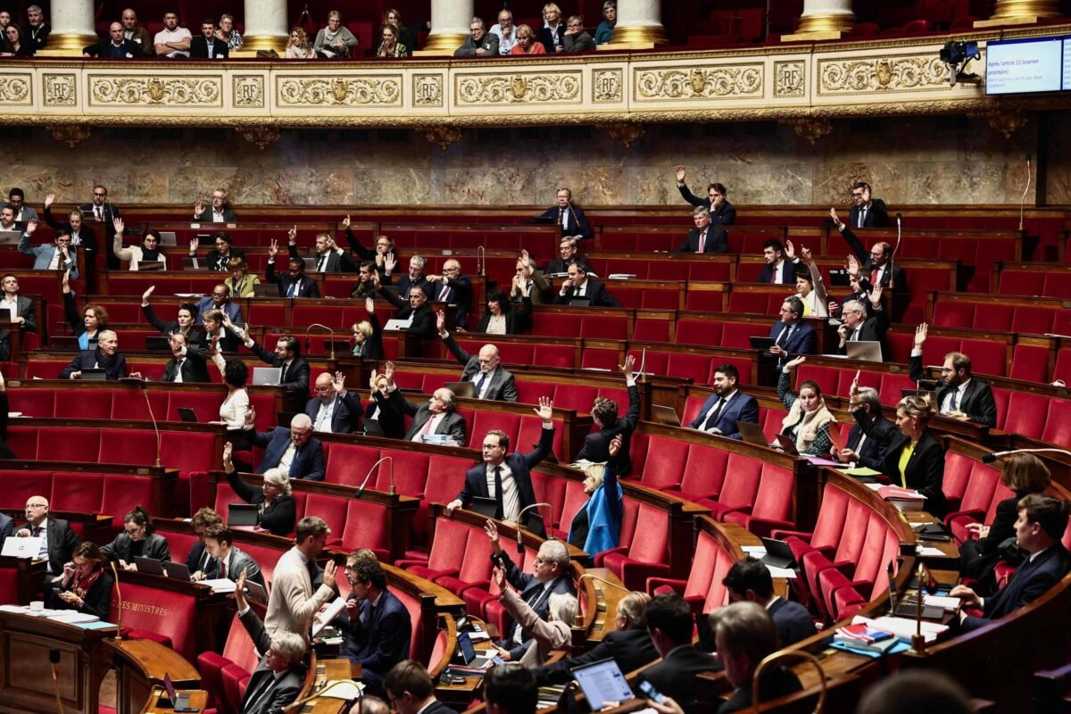 França muda lei de estupro para incluir consentimento - 29/10/2025