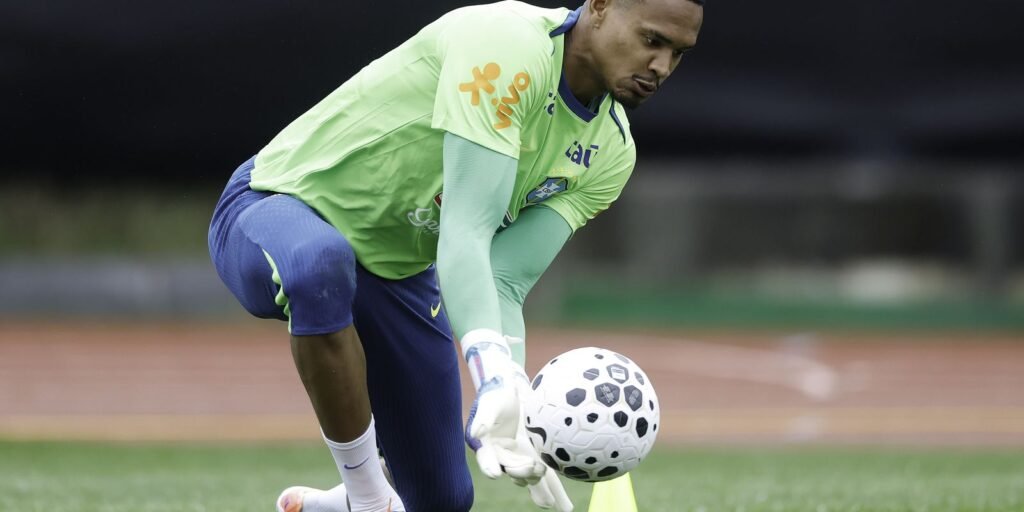 Goleiro John diz que primeira convocação para a seleção é