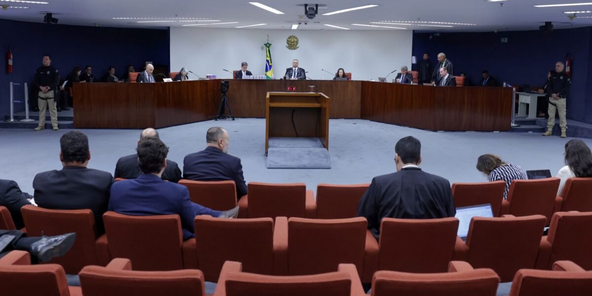 Golpe: Moraes inicia julgamento do Núcleo 4 com leitura de