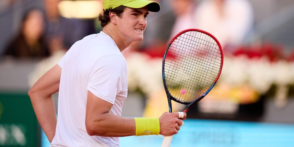 João Fonseca vai à 1ª semi de ATP 500 após