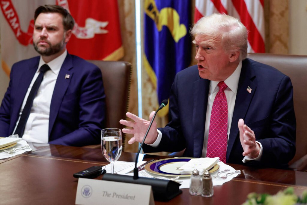 Maduro não quer se meter com os EUA, diz Trump