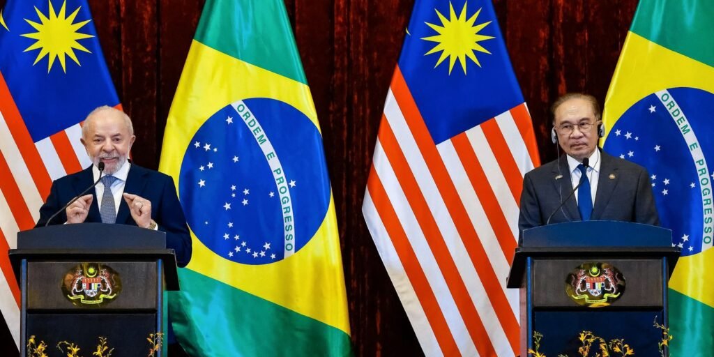 Problema do mundo é ausência de lideranças , diz Lula