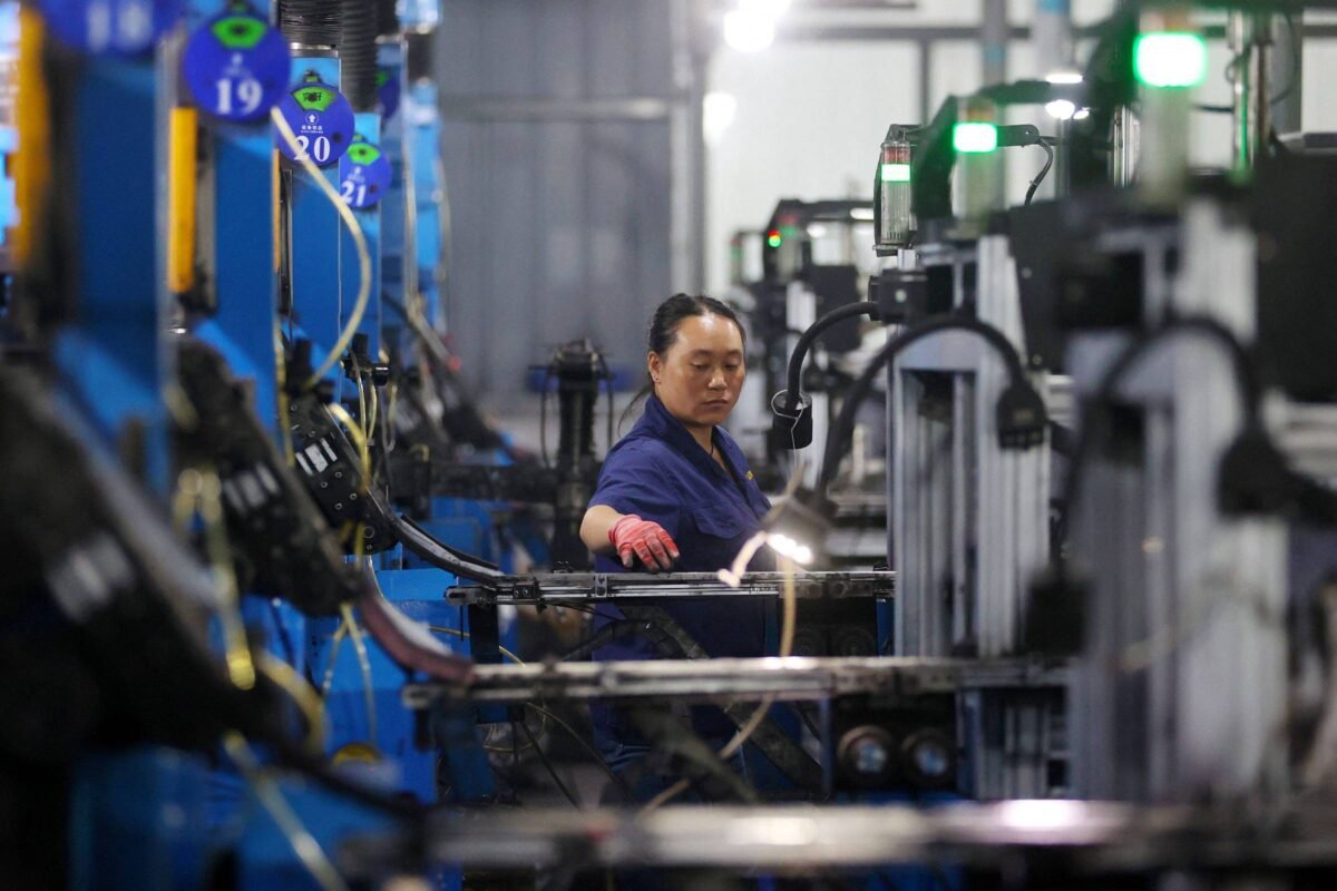 Tarifas dos EUA impactam plano de desenvolvimento da China -