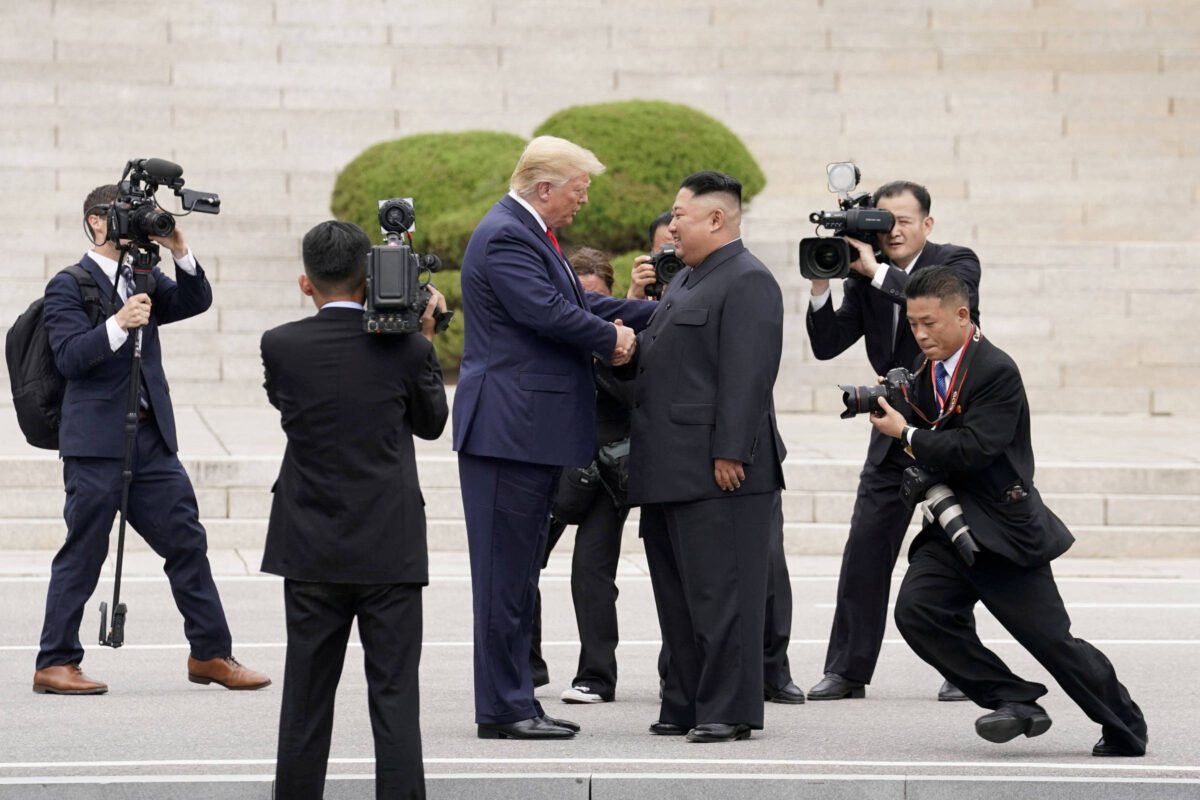 Trump diz que quer conversar com Kim Jong-un - 30/10/2025