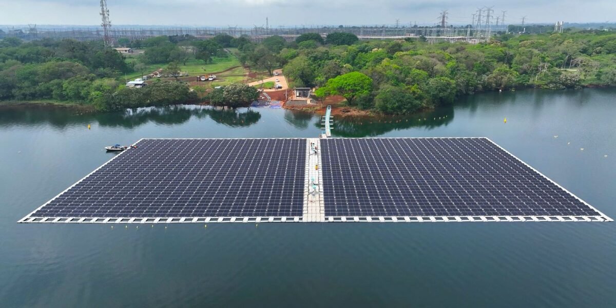 Usina de Itaipu termina montagem de “ilha solar” que vai