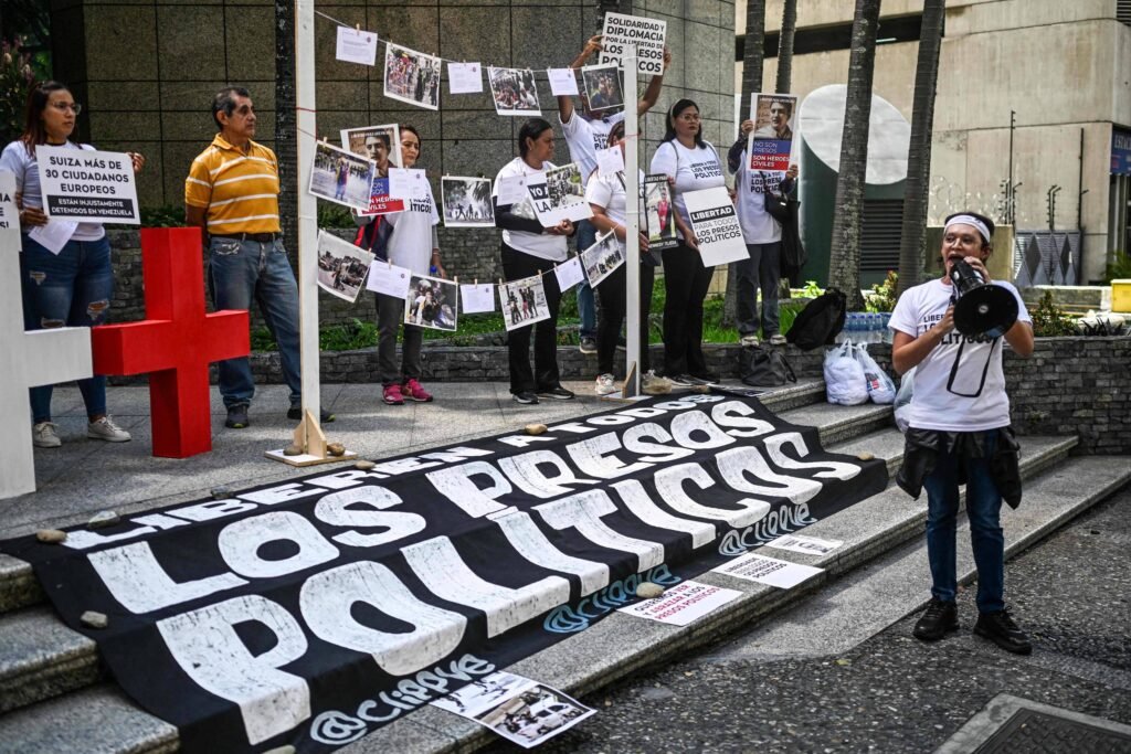 Venezuela libera 17 colombianos que estavam presos no país -