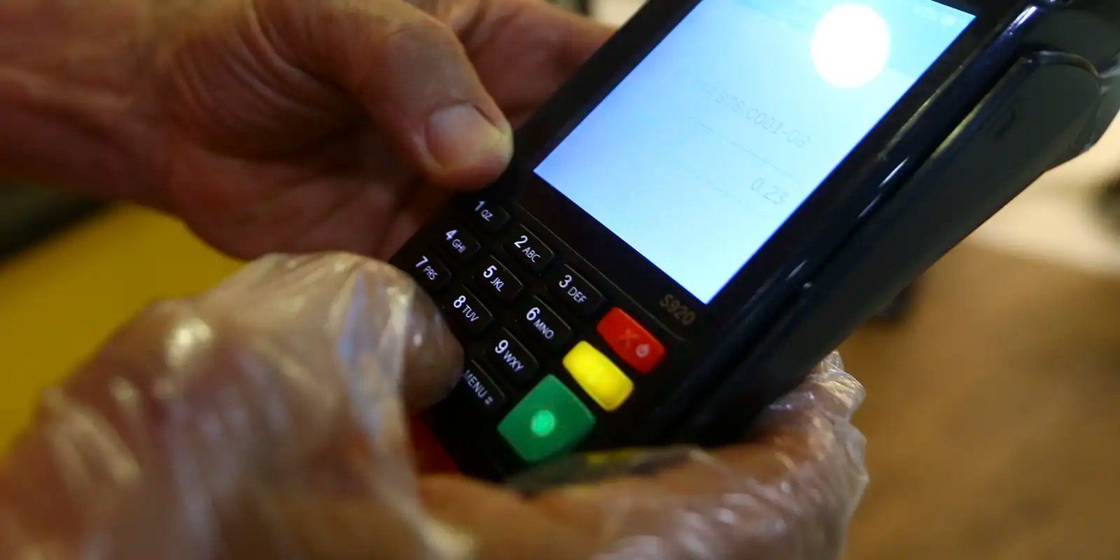 BC: bandeira de cartão terá de pagar transações em caso