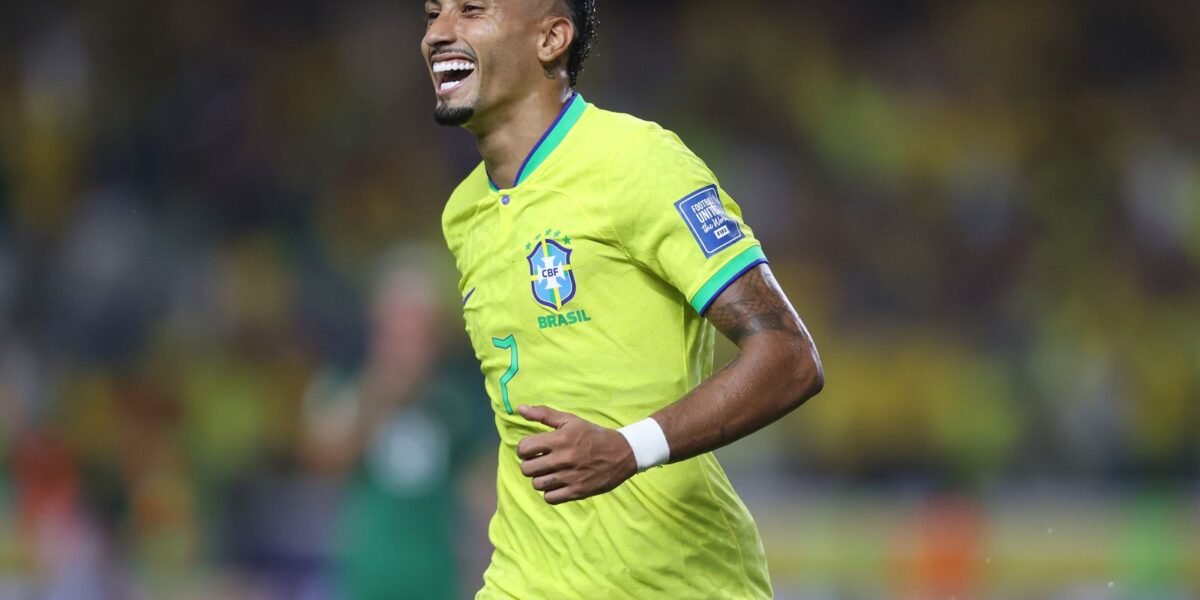 Brasileiro Raphinha é finalista do prêmio de melhor do mundo